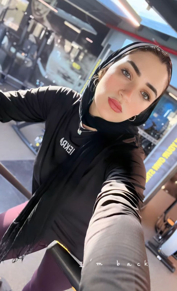 أسماء محمد: مريح في اللبس وملمسه ناعم على الجلد، حسّيته عملي وفي نفس الوقت شيك